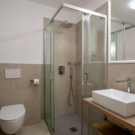 Metropole Hotel 4*