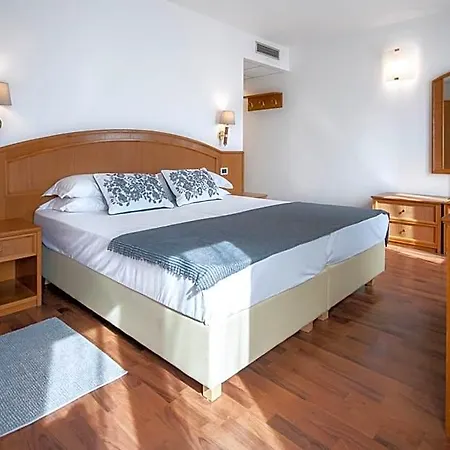 Metropole 4* Градо