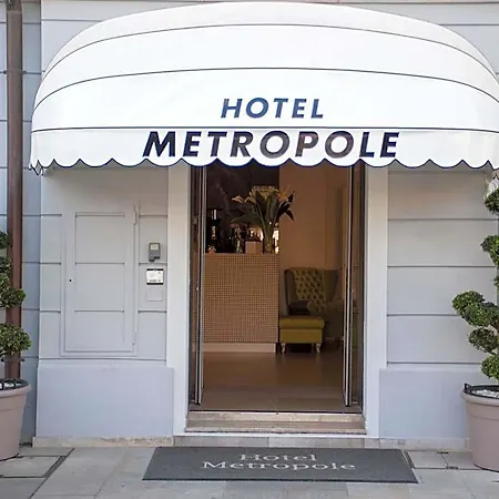 Отель Metropole Градо