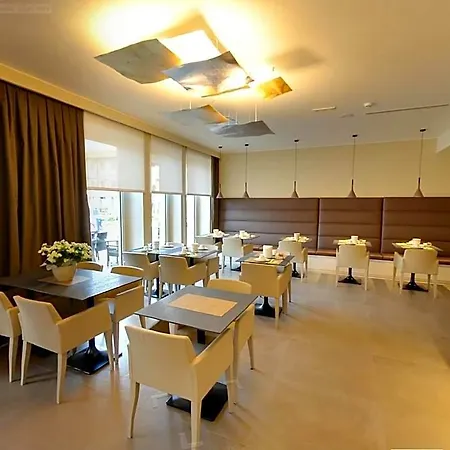 Отель Metropole 4*